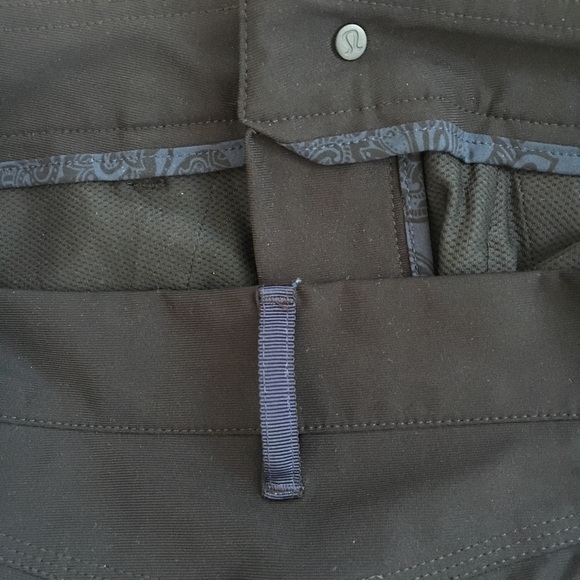 Lululemon Black Dress Pants • Sz 8 / M - Picture 7 of 8